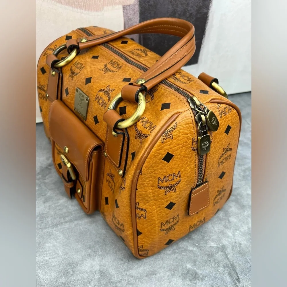π΅ MCM Boston Arm Bag π΅ - Picture 5 of 16